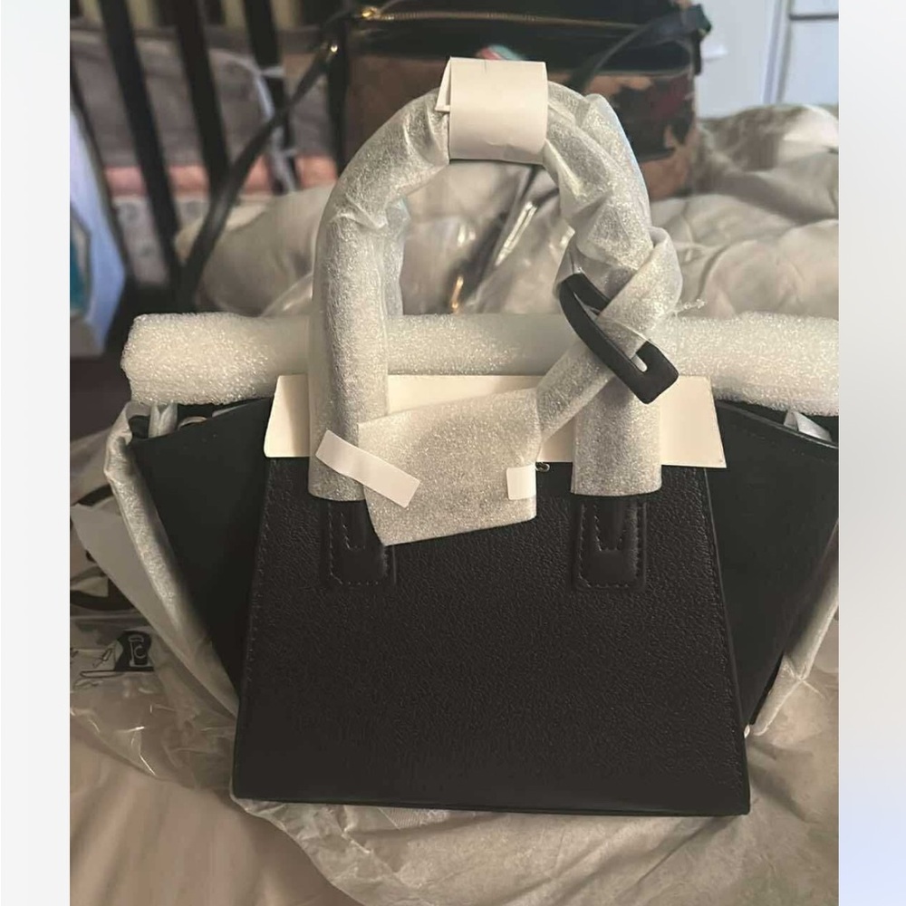 Michael Kors Black Leather Tote Avril extra small